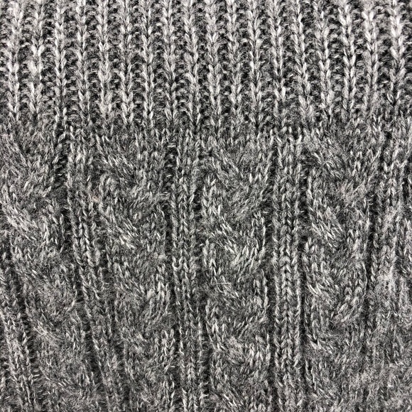 Women’s O/S Gray Cable Knit Sweater  Poncho Acrylic Modern Fit Pullover - Picture 5 of 10